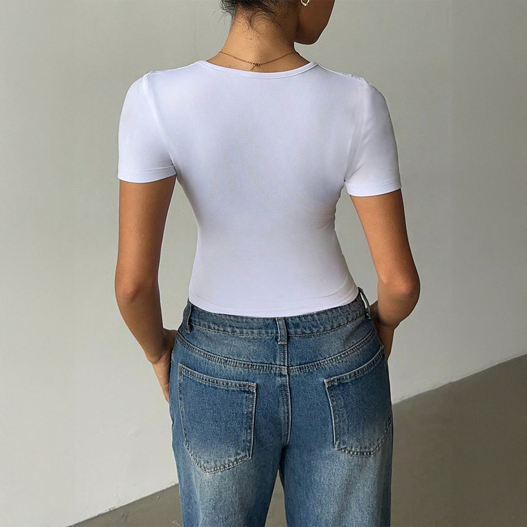Damen Oberteil mit tiefem V-Ausschnitt und figurbetonter Silhouette Echo Archiv