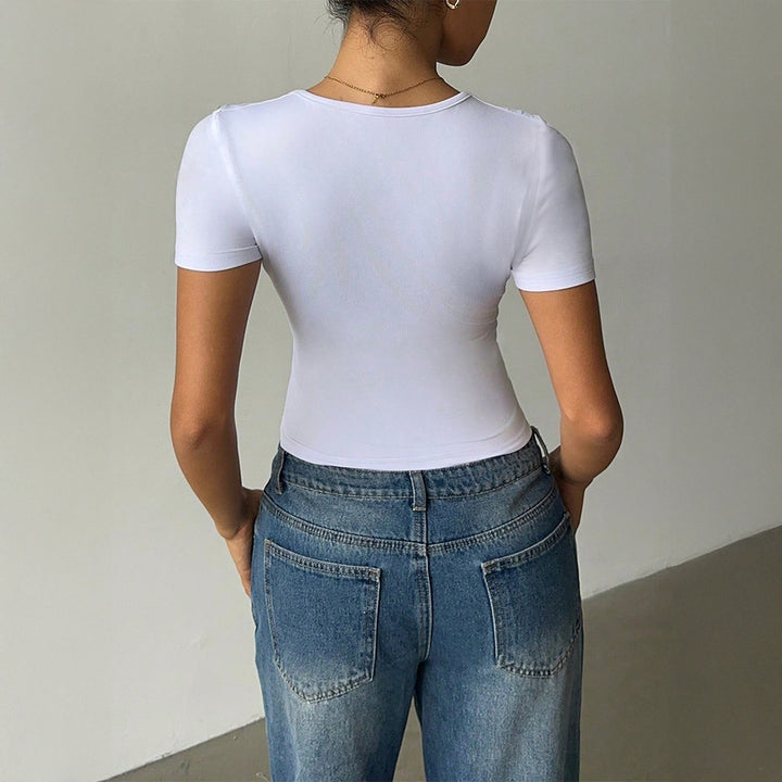 Damen Oberteil mit tiefem V-Ausschnitt und figurbetonter Silhouette Echo Archiv