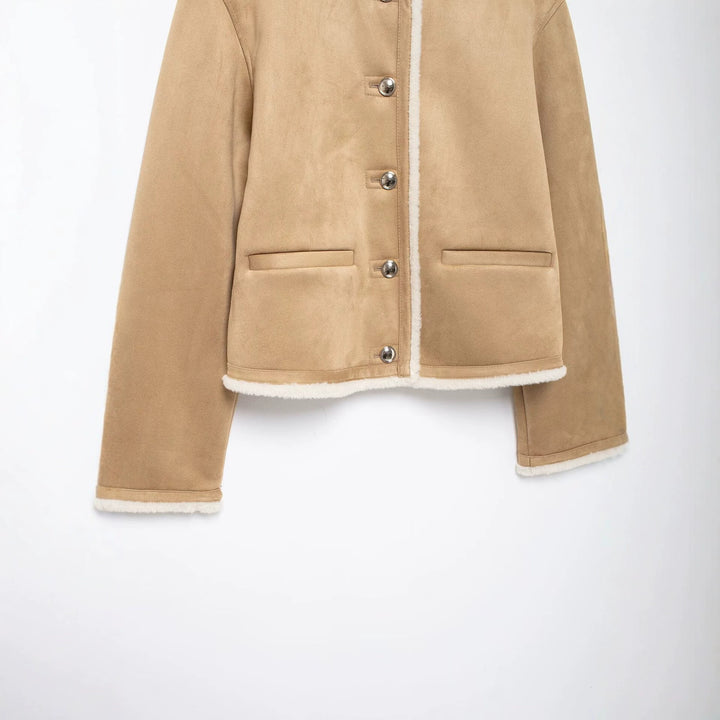 Damen Kurze Lammfelloptik-Cardiganjacke aus Veloursimitat mit Rundhals und Druckknöpfen Echoarchiv