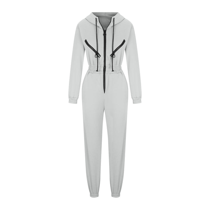 Damen taillierter Kapuzen-Jumpsuit mit elastischem Bund und markanten Kontrast-Reißverschlüssen – Solévia