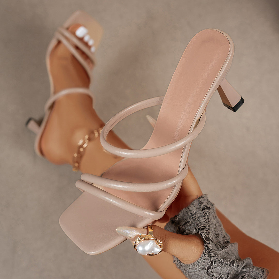 Damen nan minimalistische Sandalette mit drei schmalen Riemen, quadratischer Zehenform und femininem Trichterabsatz Echo Archiv
