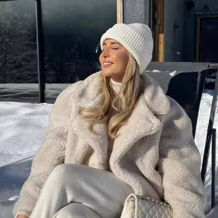 Damen nan kurzes Teddy-Fleece Blouson mit Reverskragen, wattiertem Innenfutter und Eingrifftaschen Echo Archiv