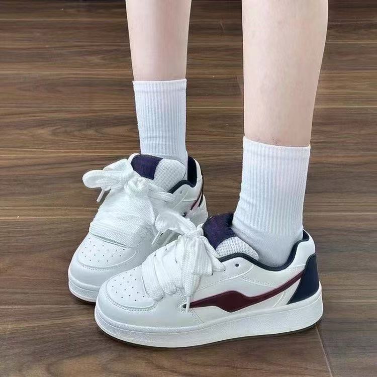 Damen Sportliche Sneakers in modischem Retro-Look mit speziellen Akzenten Echo Archiv