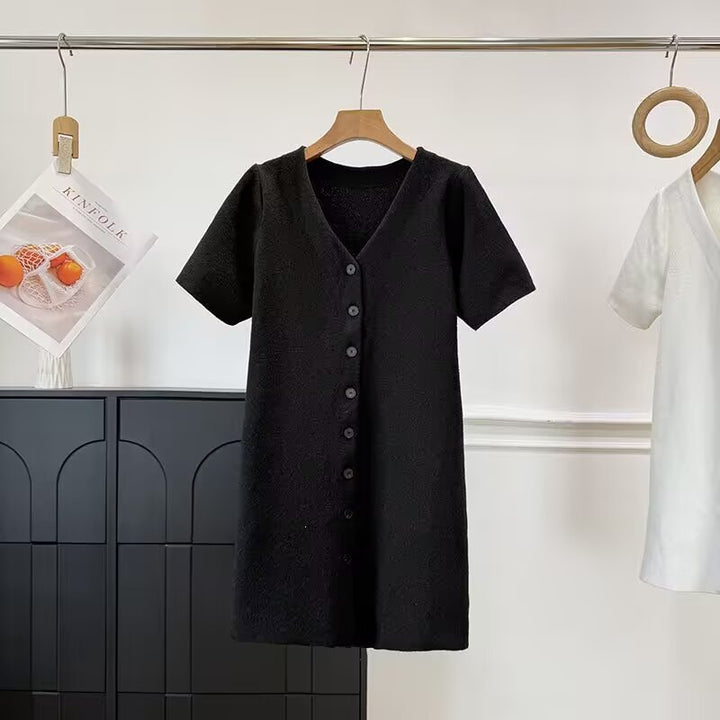 Damen Knopf-Down Kleid mit V-Ausschnitt und kurzen Ärmeln Echo Archiv