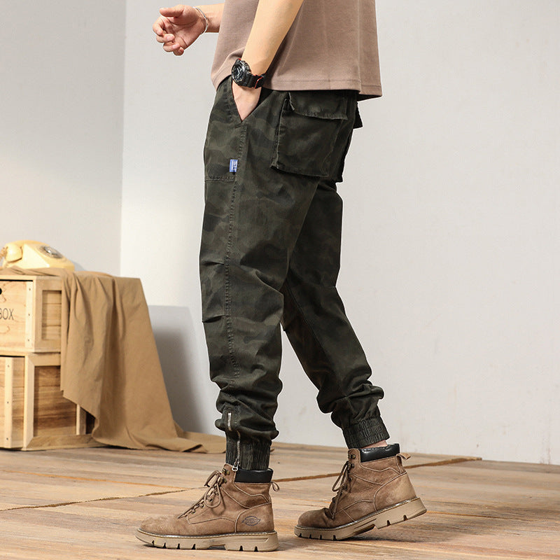 Herren Cargohose im lässigen Camouflage-Design mit elastischem Bund und mehreren Taschen Echoarchiv