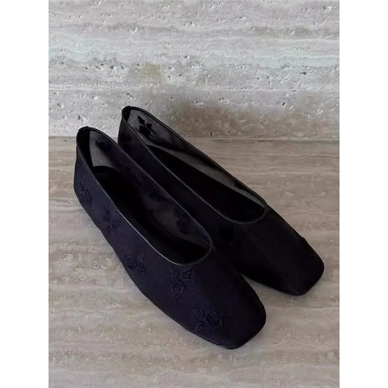 Damen Bestickte Mesh-Ballerinas mit quadratischer Zehenpartie und Rosenstickerei Echo Archiv