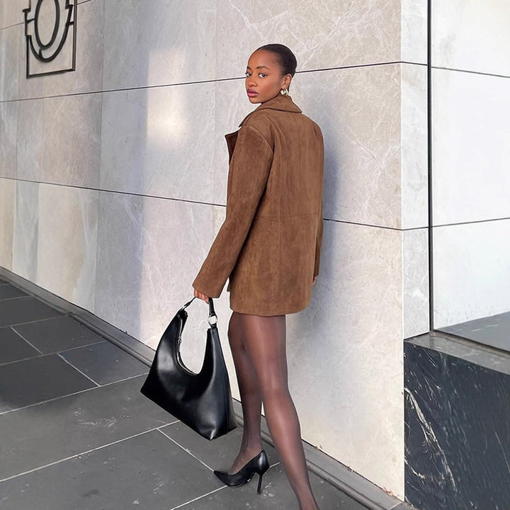 Damen Kurzer Veloursleder-Mantel im Blazerstil mit kastiger Oversize-Silhouette und Reverskragen Echoarchiv
