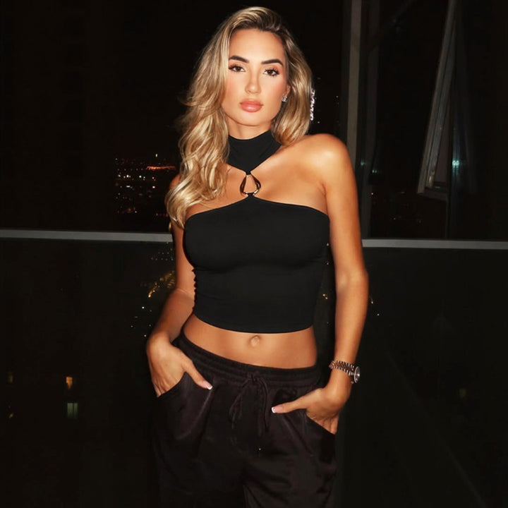 Damen Sportliches Crop-Top mit geschmackvollem Choker und dekorativem Detail Echo Archiv