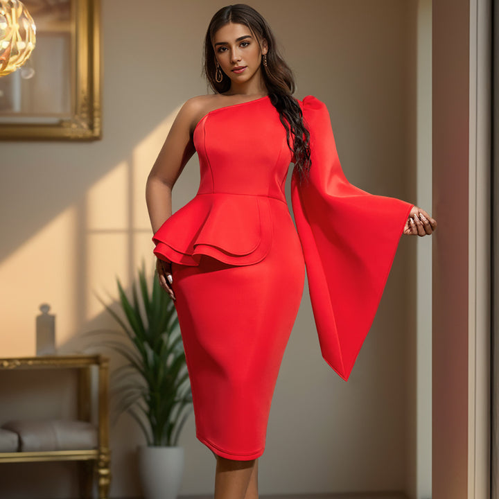 Damen figurbetontes Cocktailkleid mit asymmetrischem Rüschenvolant Echo Archiv