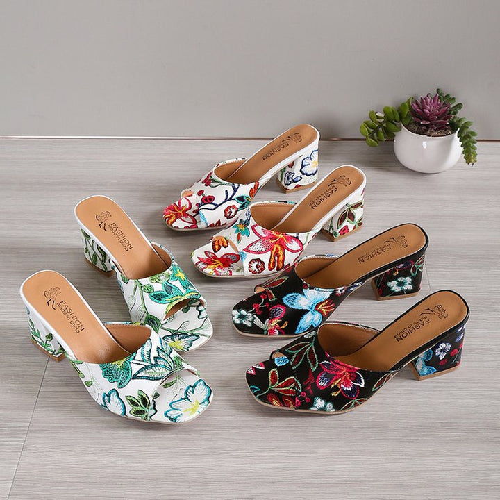 Damen Slip-On Mules mit floralem Allover-Print, mittelhohem Blockabsatz und gepolstertem Komfortfußbett – Avérine