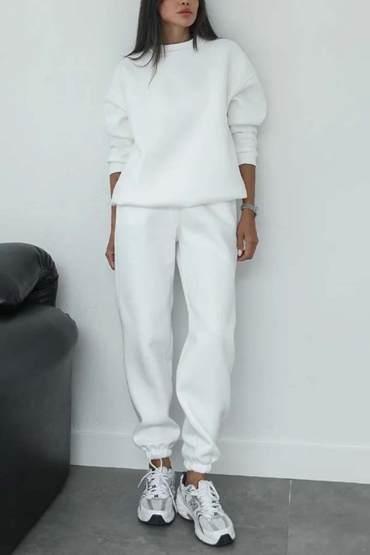 Damen nan minimalistisches Cozy-Set aus schwerer French‑Terry mit weitem Rundhals-Pullover und gerader Jogginghose Echo Archiv