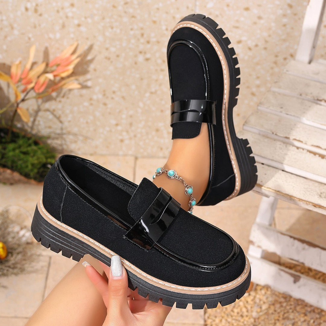 Damen Chunky-Loafer aus Veloursimitat mit Lackdetail und profilierter Lug-Sohle Echo Archiv