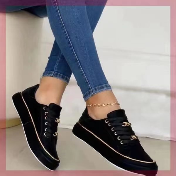 Damen Plateausneaker mit goldener Zierkante und Schmuckketten‑Details Echoarchiv