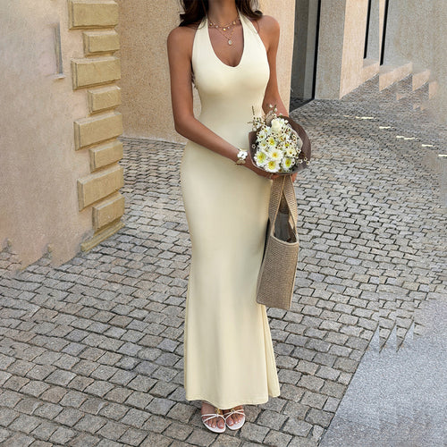 Damen Figurbetontes Abendkleid mit Halterrücken Echo Archiv