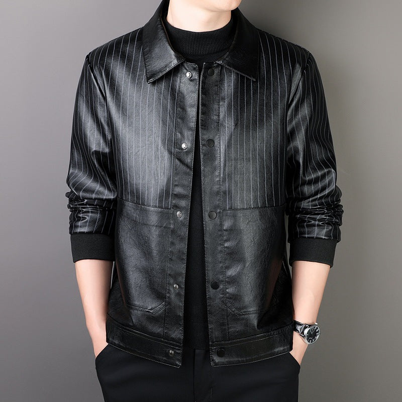 Herren Pinstripe Kunstleder-Truckerjacke mit Druckknopffront und gerippten Bündchen Echoarchiv