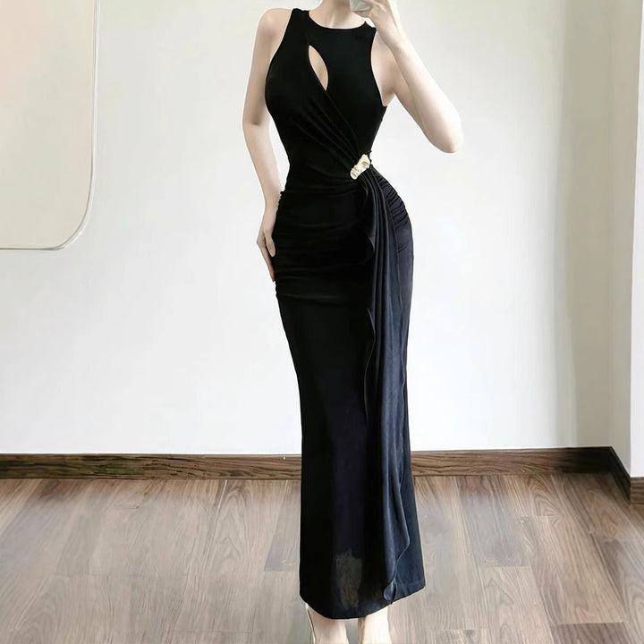 Damen figurbetontes Abendkleid mit asymmetrischem Schnitt und eleganter Drapierung Echo Archiv