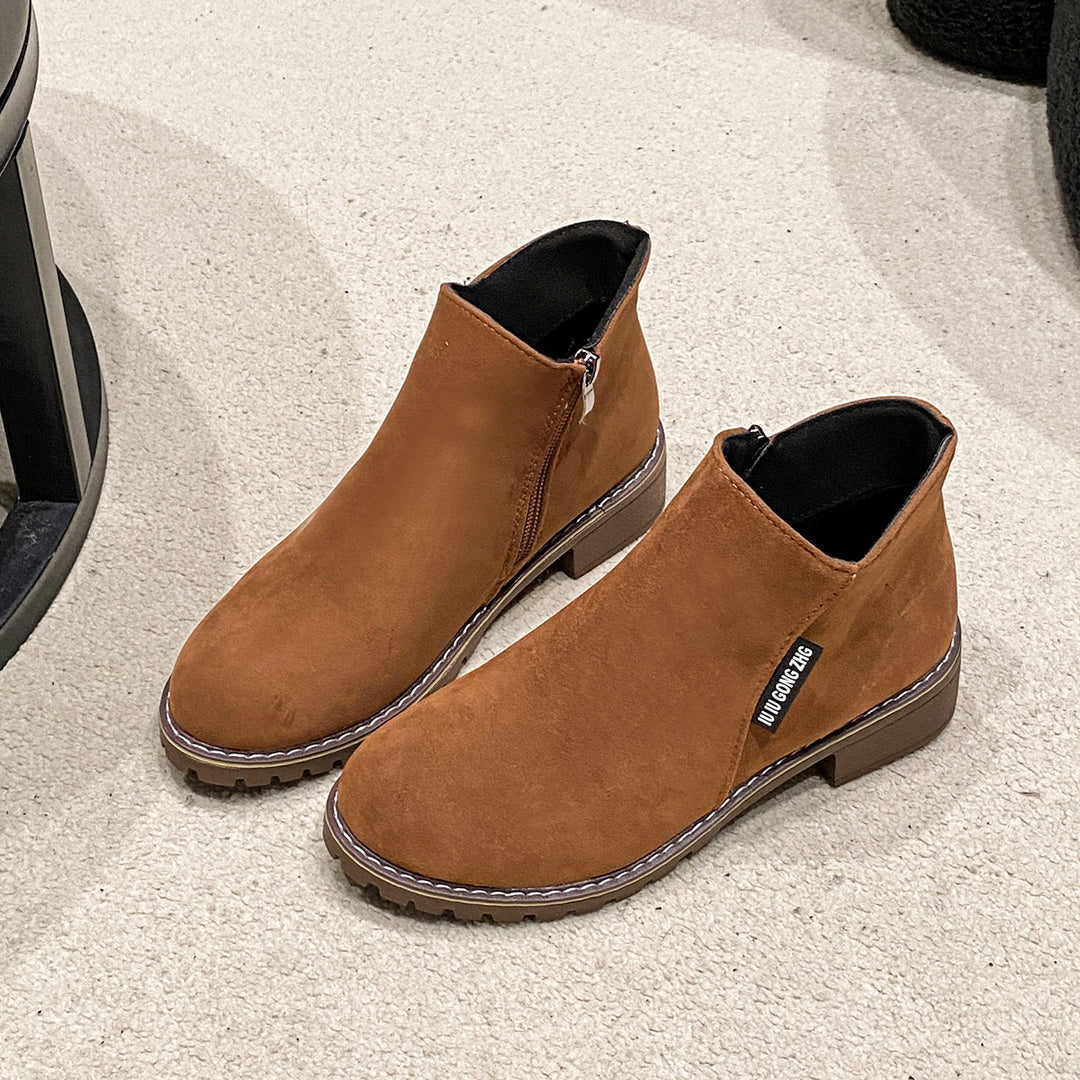 Damen nan kurze Reißverschluss-Stiefelette aus Veloursoptik mit profiliertem Traktorsohlensystem und gepolstertem Komfortfutter Echo Archiv
