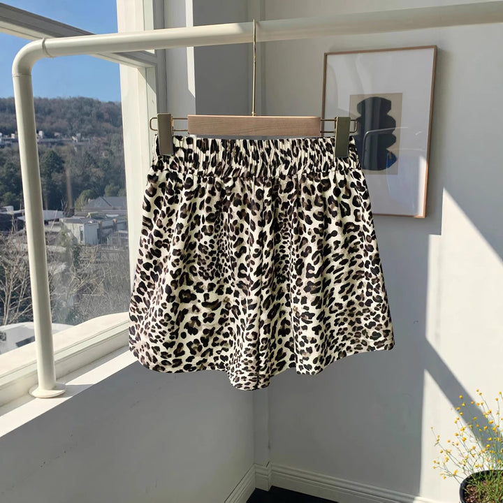 Damen Lockere Leoprint-Strandshorts Echo Archiv