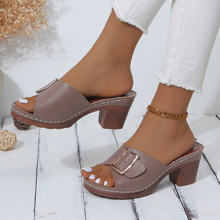 Damen Offene Slip-On Mules mit mittelhohem Blockabsatz und großer Zierschnalle Echo Archiv