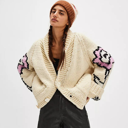 Damen Oversized Grobstrick-Cardigan mit Schalkragen, Blumenintarsien & Knopfleiste Echoarchiv