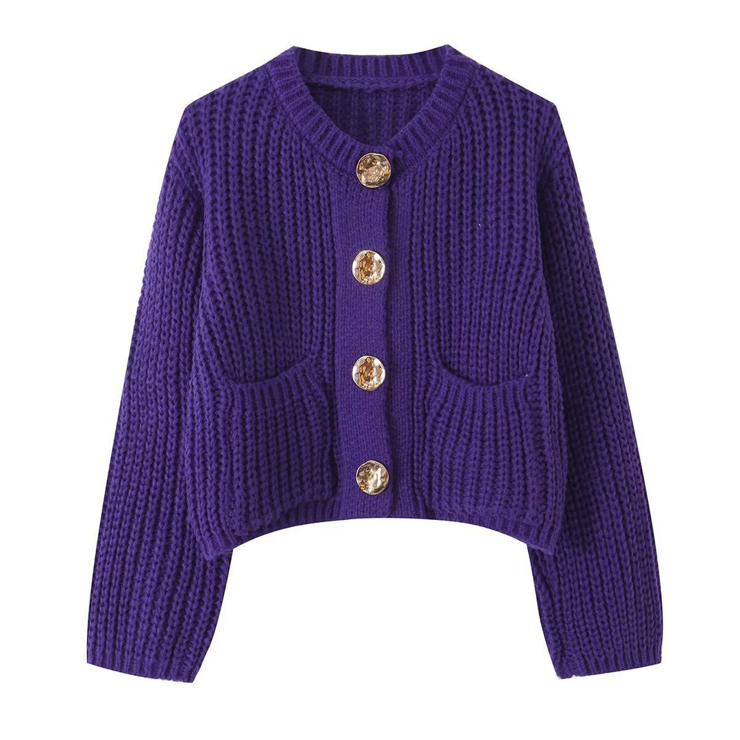 Damen Grobgestrickter Cropped-Cardigan mit dekorativen Schmuckknöpfen und aufgesetzten Taschen Echo Archiv