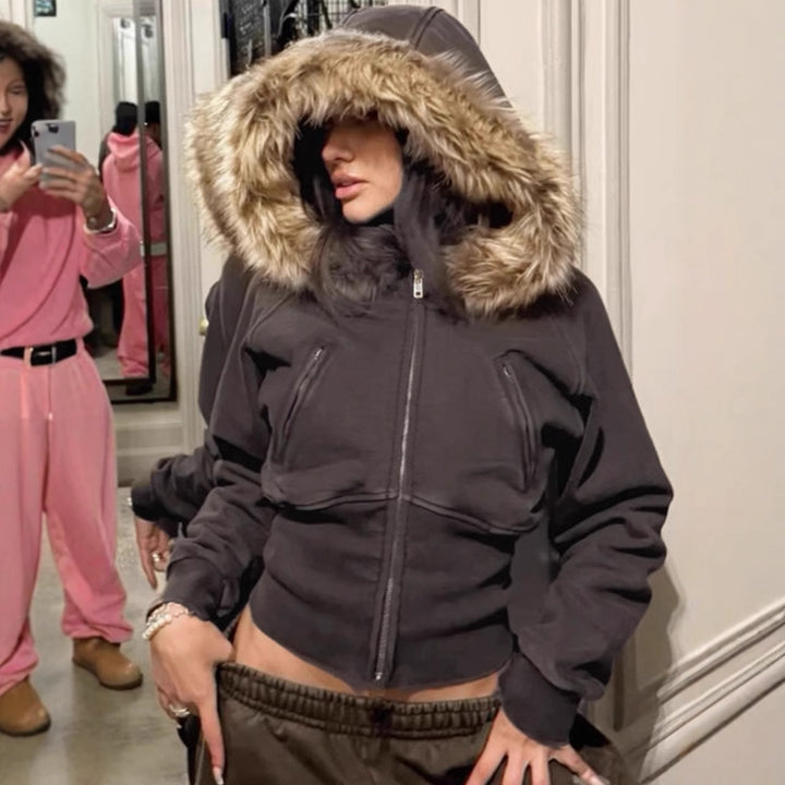 Damen Kapuzenjacke mit abnehmbarem Kunstfellbesatz und figurbetontem Schnitt Echoarchiv