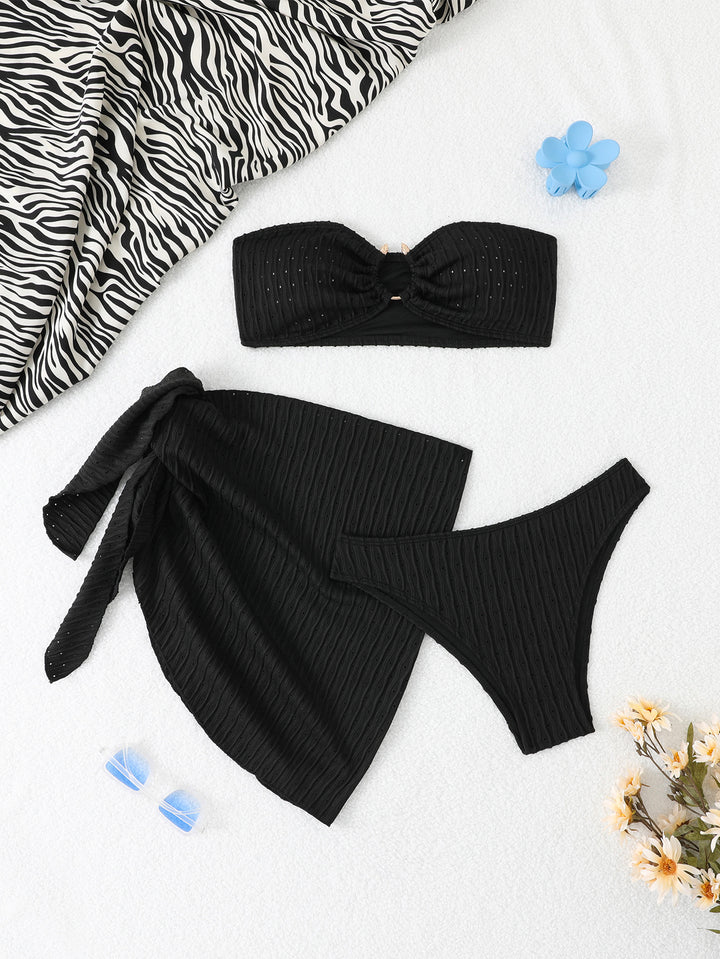 Damen Bandeau-Bikini-Set mit raffiniertem Wickelrock und stilvollen Details Echo Archiv