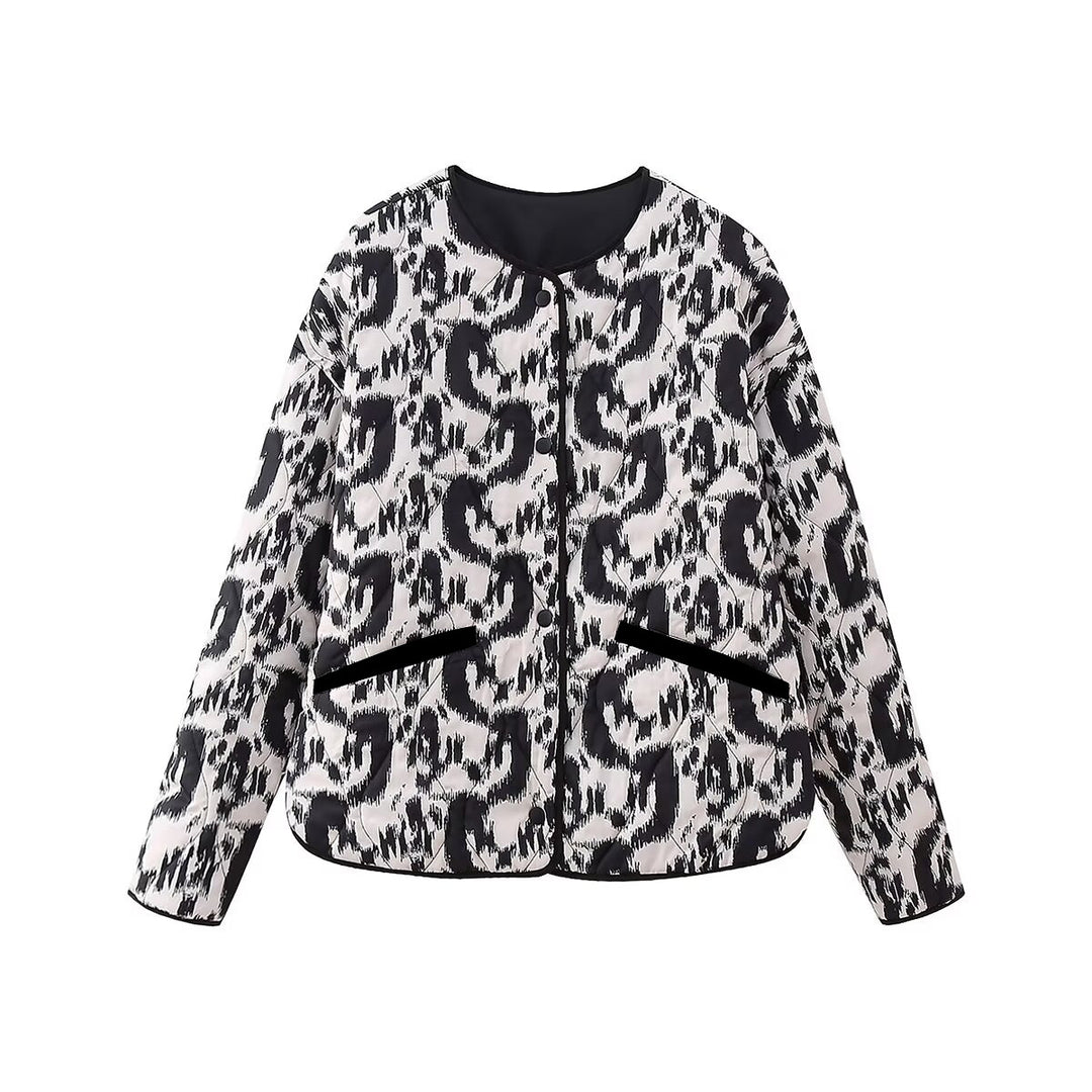 Damen gesteppte Leo-Print Steppjacke mit Rundhalsausschnitt, Druckknopfverschluss und aufgesetzten Taschen – Célinea