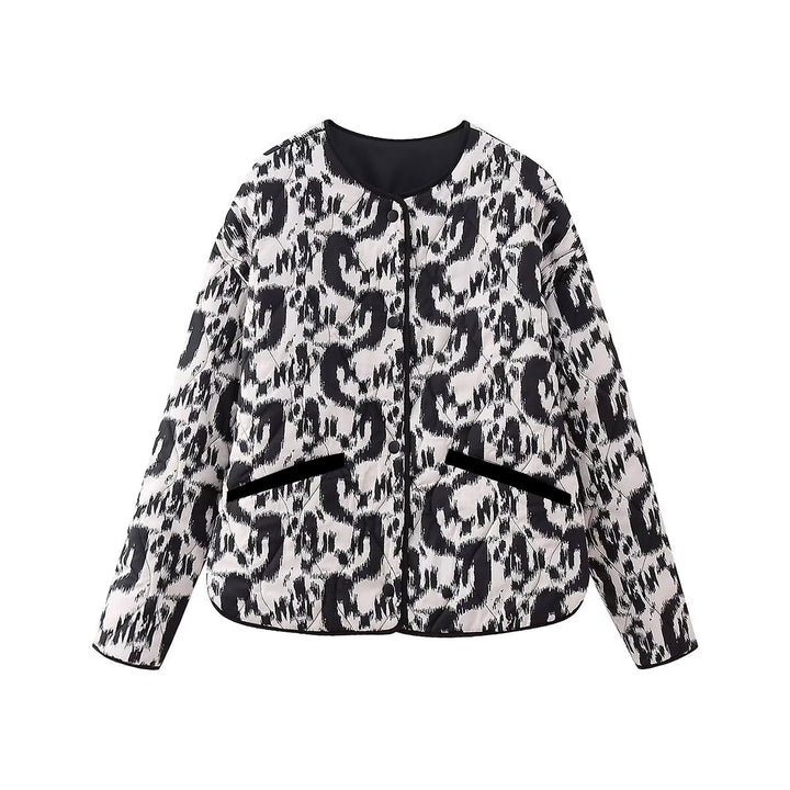 Damen gesteppte Leo-Print Steppjacke mit Rundhalsausschnitt, Druckknopfverschluss und aufgesetzten Taschen – Célinea
