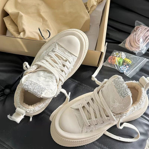 Damen Sneakers mit glitzernden Applikationen und hochgezogenem Plateau Echo Archiv