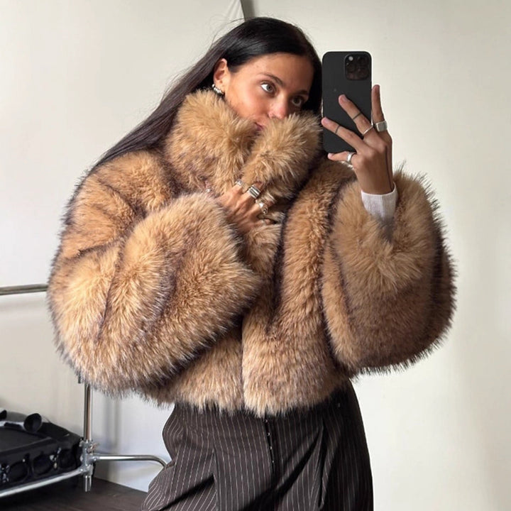 Damen Luxus-Kunstpelz-Cropped-Bomber mit Oversized-Ärmeln und hohem Schalkragen Echoarchiv