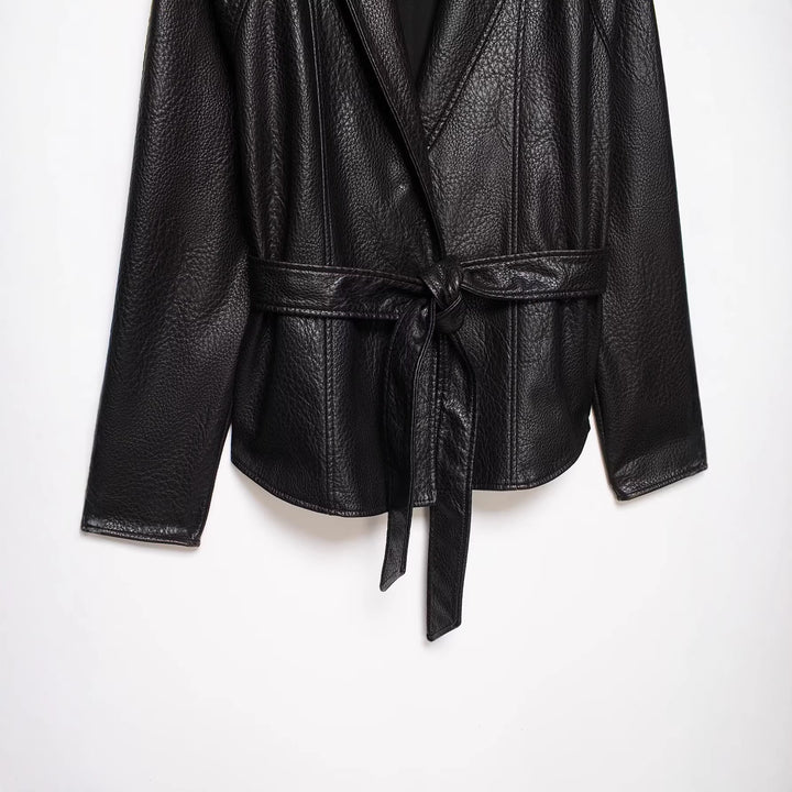 Damen Lederjacke in Lederoptik mit Bindegürtel und Schalkragen Echo Archiv