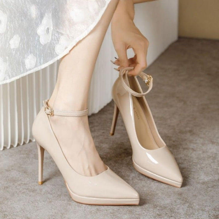 Damen Spitzer Plateau-Pumps mit sculpted Stiletto und Knöchelriemen – Lioré
