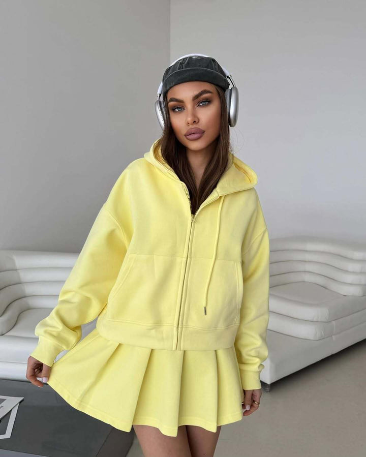 Damen Kurzzip-Kapuzenjacke mit plissiertem Minirock-Lounge-Set – Élanora