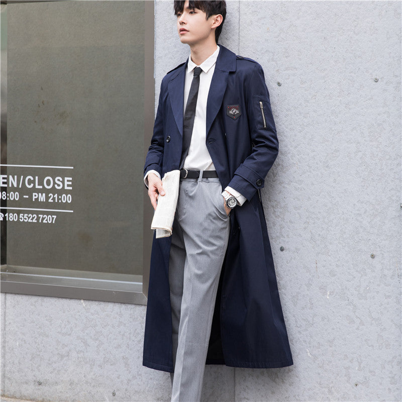 Herren Lang geschnittener Trenchcoat im modernen Citystil mit Ärmel-Reißverschluss und Schalkragen Echoarchiv