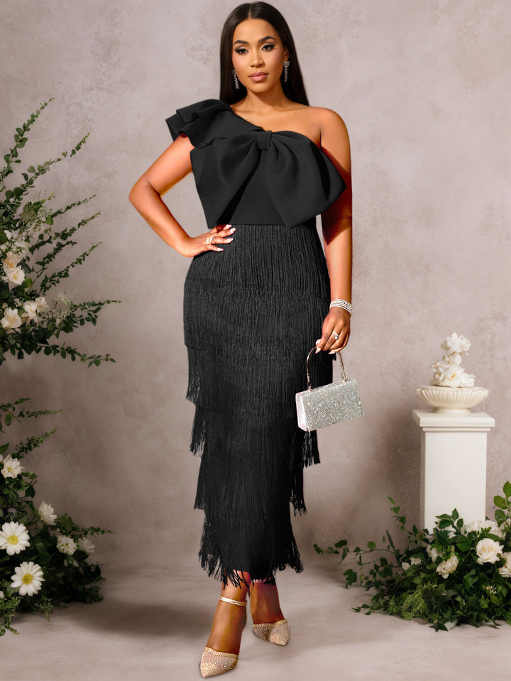 Damen elegantes Kleid mit voluminösem Rüschenelement und Fransen Echo Archiv