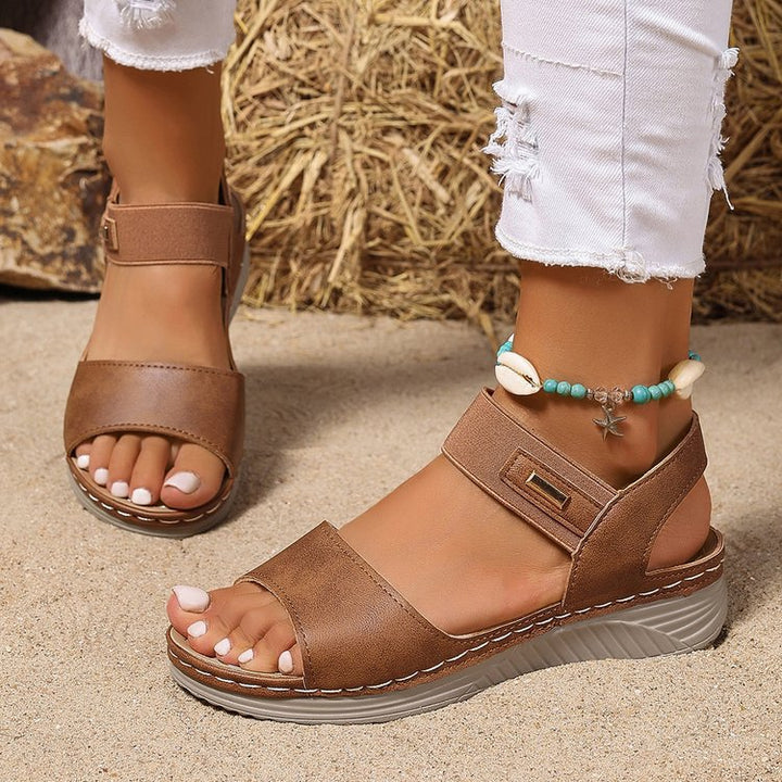 Damen Komfort-Sandalen mit elastischem Fersenriemen, gepolstertem Fußbett und leichter Keilsohle Echo Archiv
