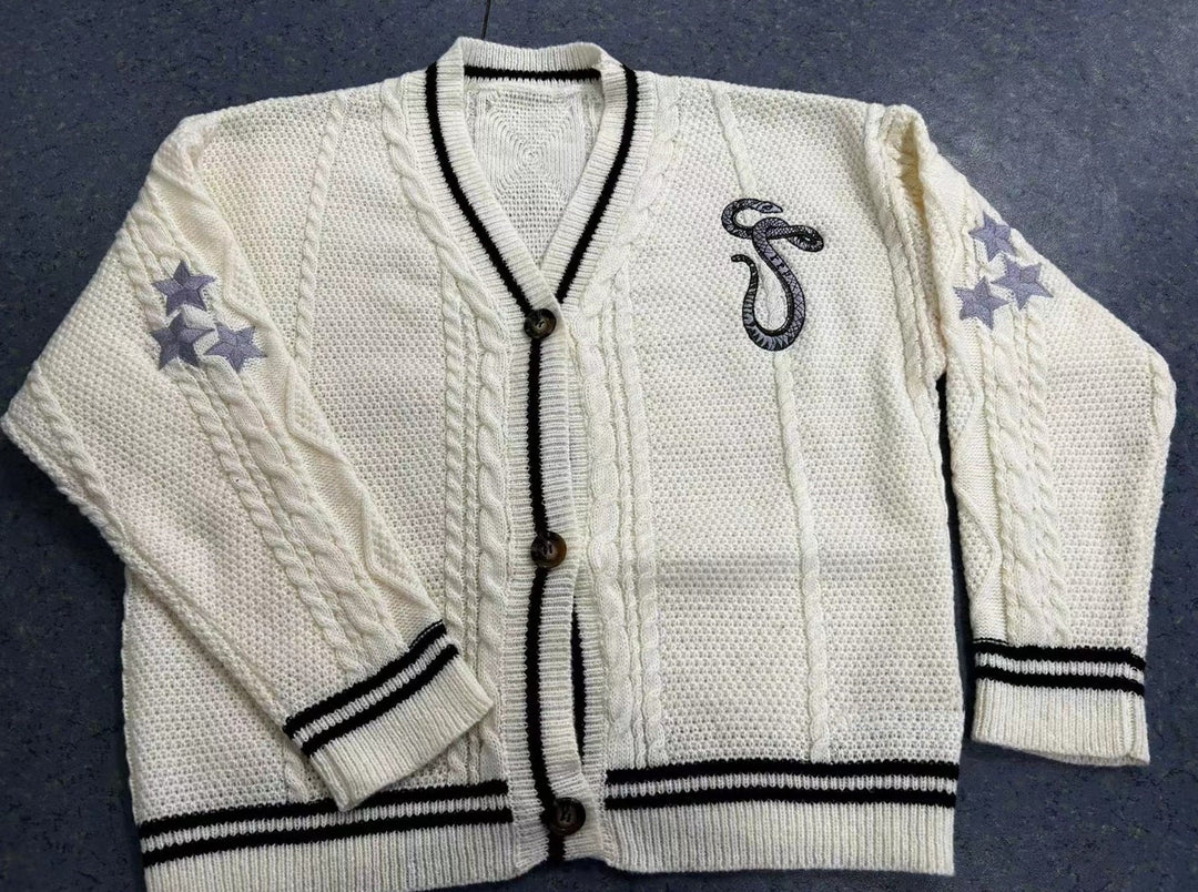 Damen nan gestrickte College-Cardigan mit Zopfmuster, V-Ausschnitt, kontraststreifen und gestickten Applikationen Echo Archiv