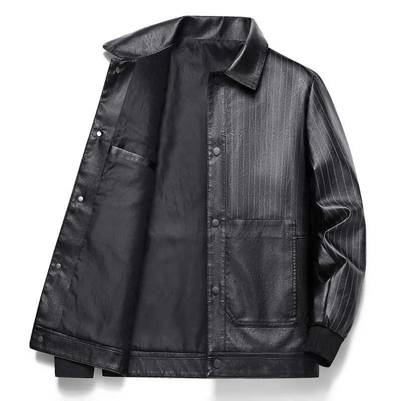 Herren Pinstripe Kunstleder-Truckerjacke mit Druckknopffront und gerippten Bündchen Echoarchiv