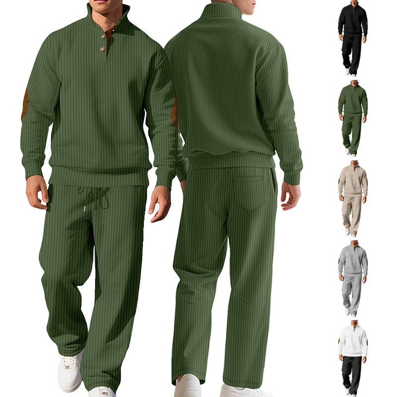 Herren nan feiner Rippstrickpullover mit halber Knopfleiste hohem Stehkragen und kontrastierendem Suedine-Ellbogenbesatz Echo Archiv