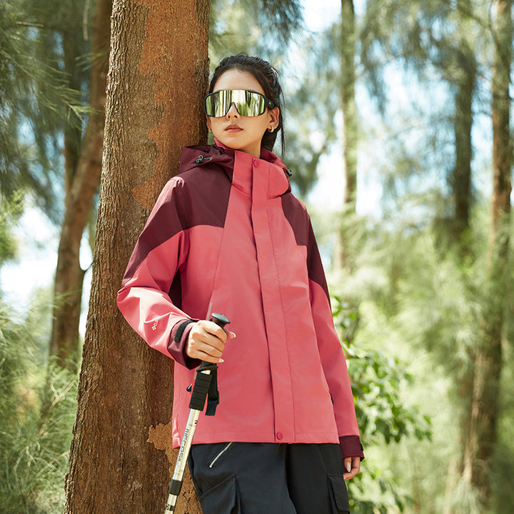Damen Wasserfeste Outdoorjacke mit Kapuze und markantem Bergprint Echoarchiv