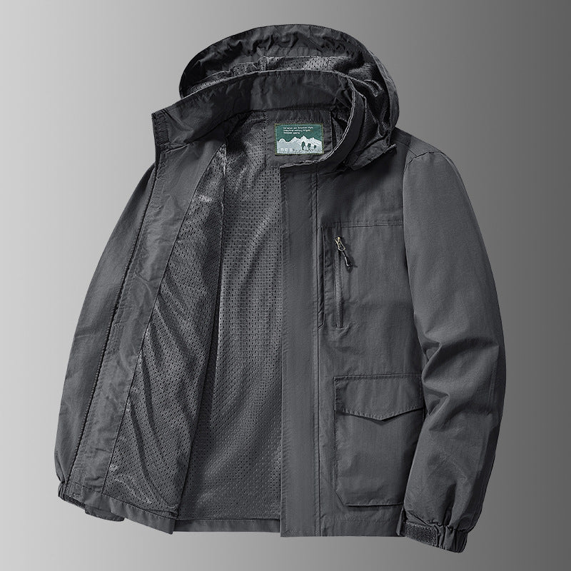 Herren Kapuzen-Outdoorjacke mit atmungsaktivem Meshfutter, wasserabweisender Ripstop‑Hülle & verdecktem Frontreißverschluss Echoarchiv