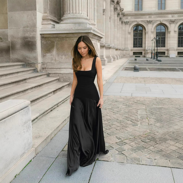 Damen Elegantes Maxikleid mit taillierter Passform und fließendem Rock Echo Archiv