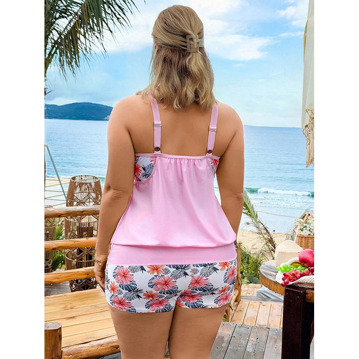 Damen sportliches Badeoutfit mit floralen Shorts Echo Archiv