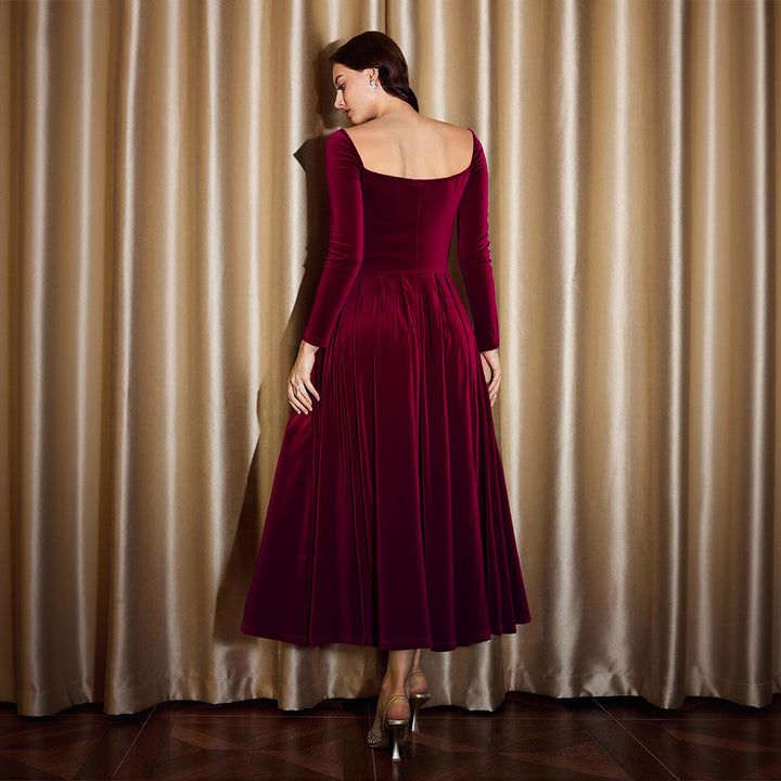 Damen Midikleid aus Samt mit Herzausschnitt taillierter Korsagenoptik und weit schwingendem Rock – Élara