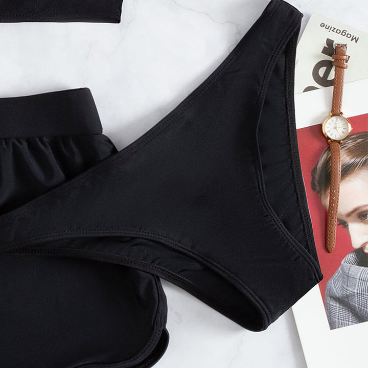 Damen Sportliches Bikini-Set mit leicht gepolstertem Oberteil und elastischen Shorts Echo Archiv