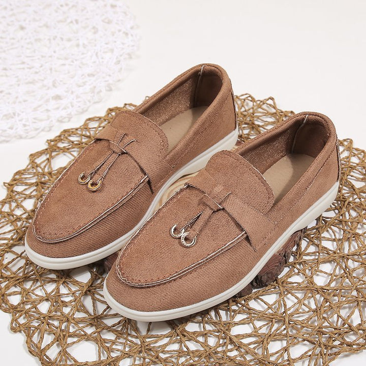 Damen Slipper-Loafer aus Velourslederoptik mit dekorativem Knotenriemen und leicht profilierter Gummisohle – Lioré