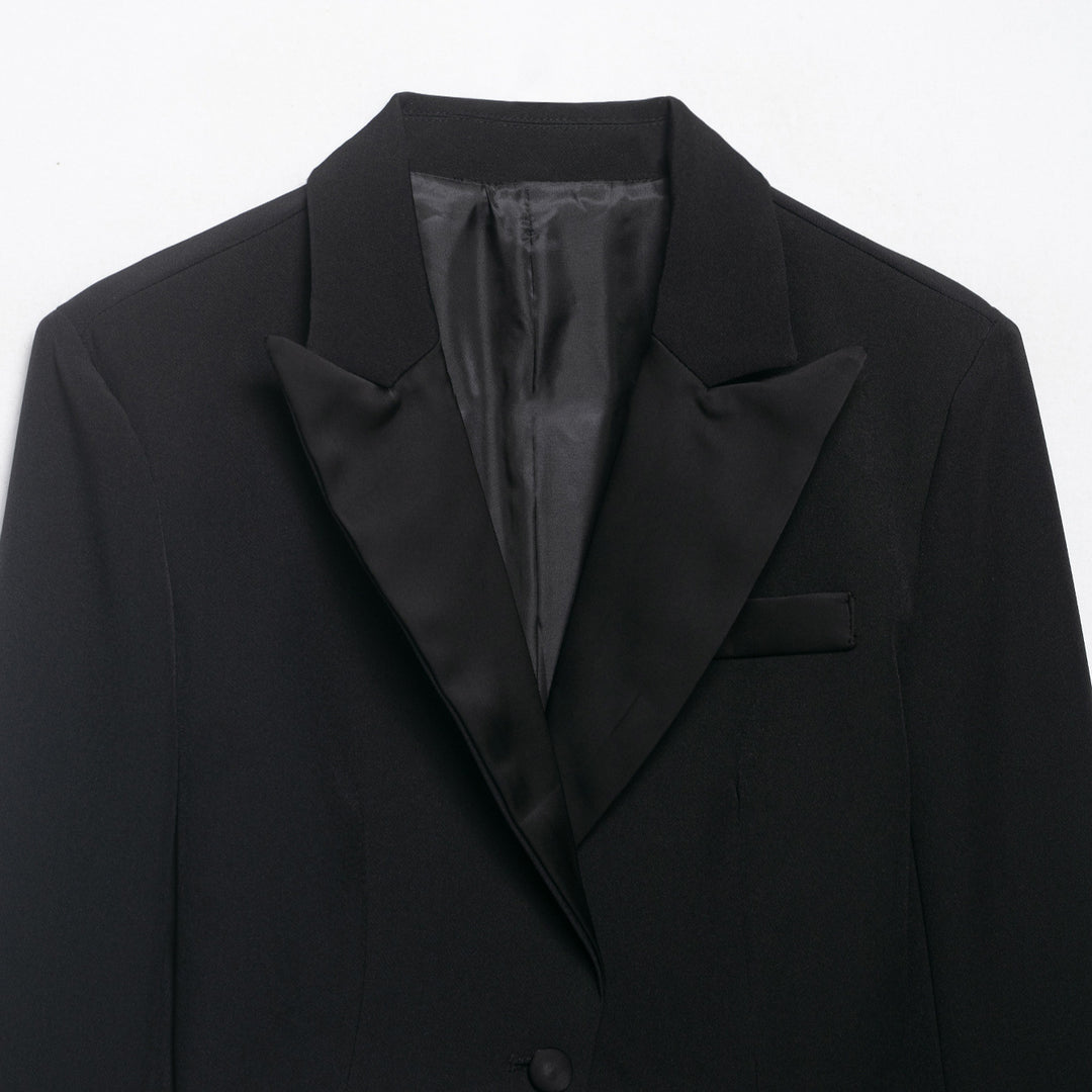 Damen Kurzblazer im Smokingstil mit Satinrevers, taillierter Cropped‑Silhouette Echo Archiv