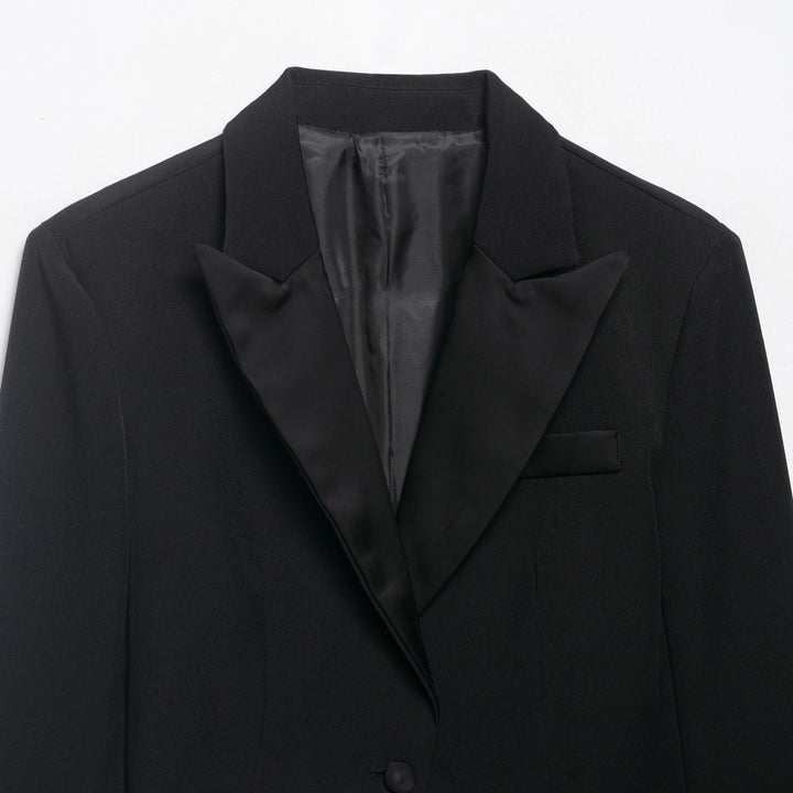 Damen Kurzblazer im Smokingstil mit Satinrevers, taillierter Cropped‑Silhouette Echo Archiv