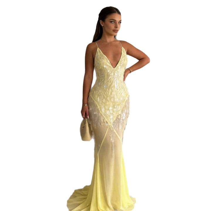 Damen Elegantes Abendkleid mit funkelnden Details und asymmetrischem Schnitt Echo Archiv
